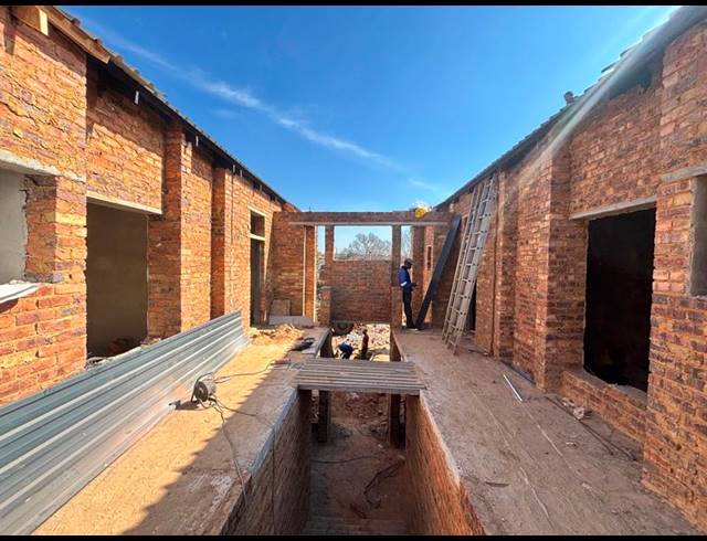 2 BEDROOM APARTMENT FOR SALE IN LYTTELTON